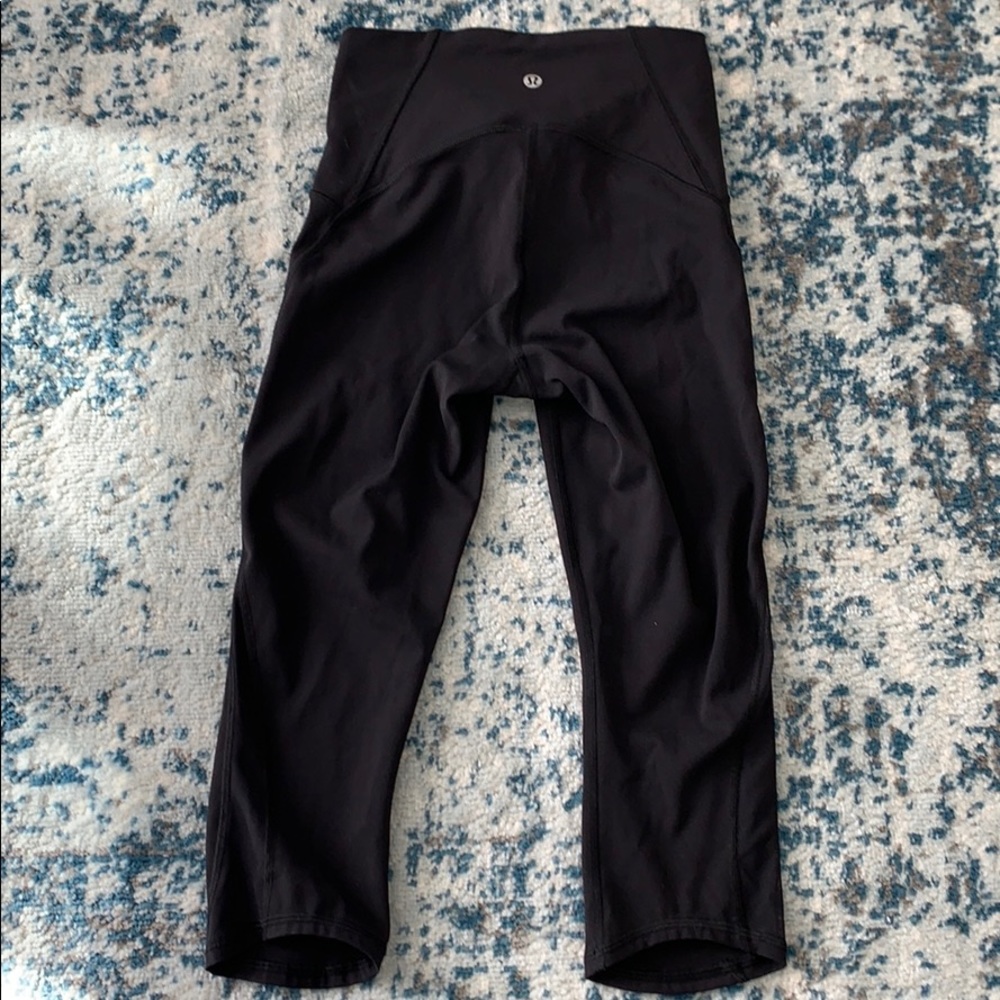 Never worn black capris Lululemon leggings